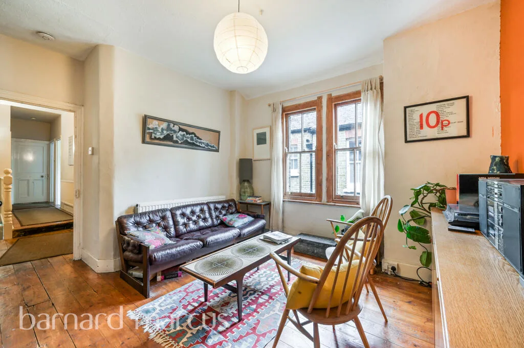 2 bedroom maisonette for rent