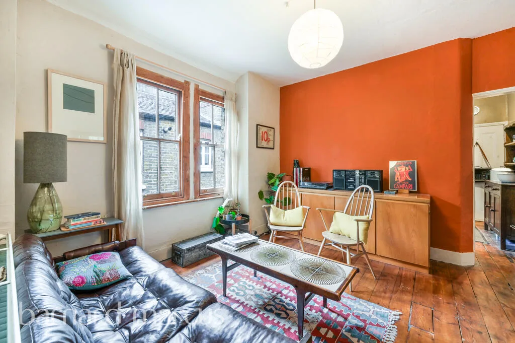 2 bedroom maisonette for rent