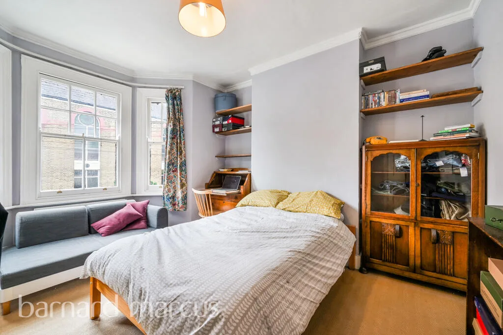 2 bedroom maisonette for rent