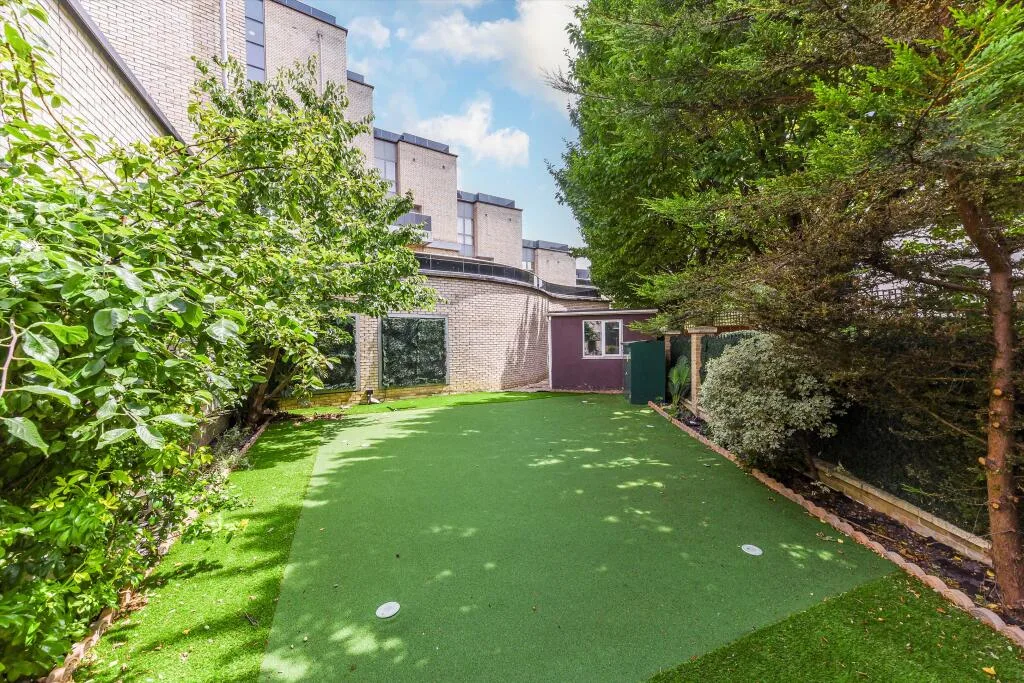 3 bedroom flat for rent