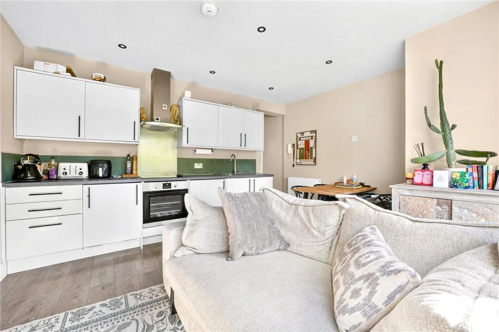 1 bedroom house for rent