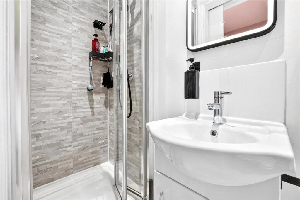 1 bedroom house for rent