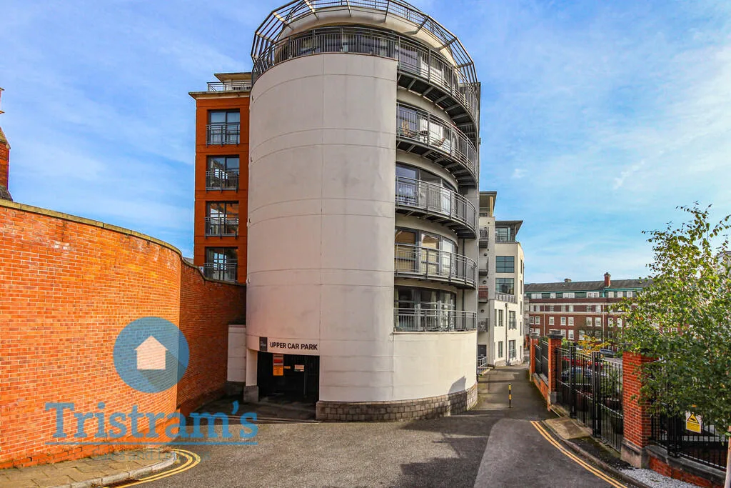 2 bedroom ground floor flat for rent
