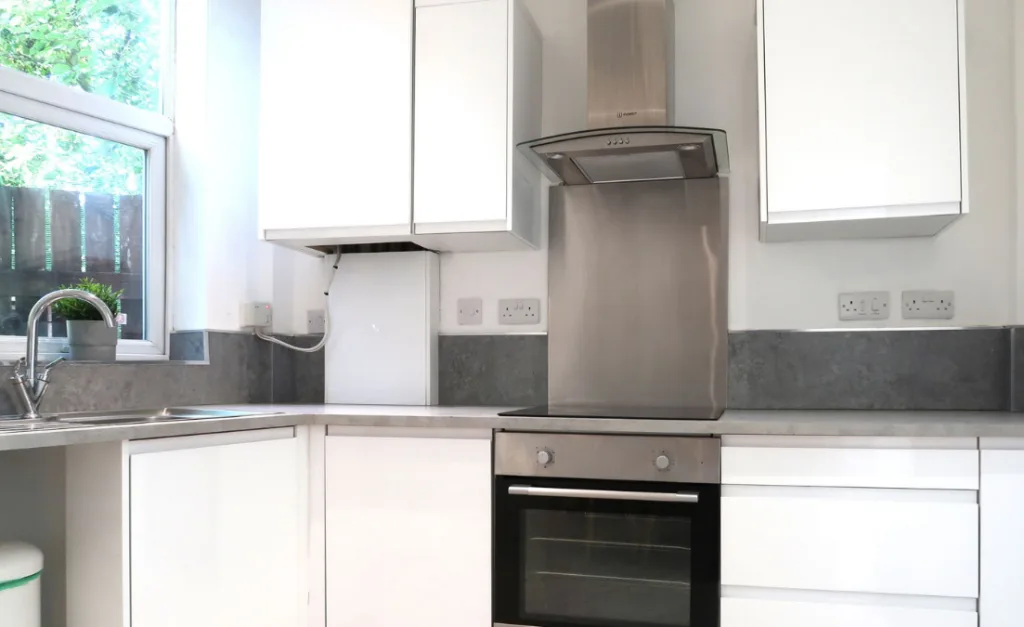 2 bedroom end of terrace house for rent