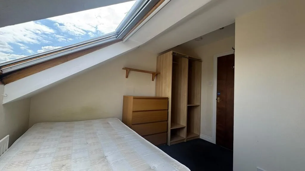 6 bedroom maisonette for rent
