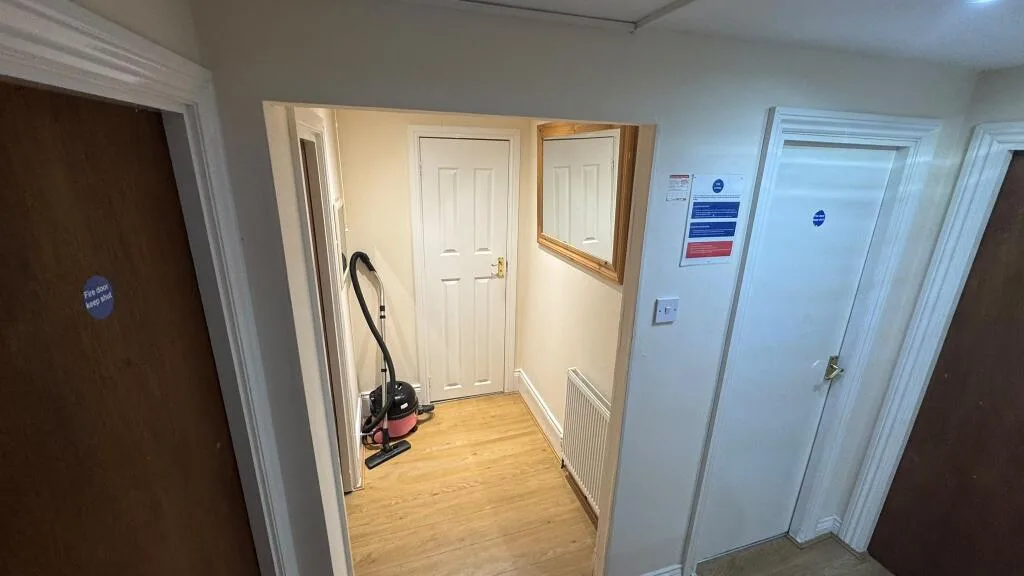 6 bedroom maisonette for rent