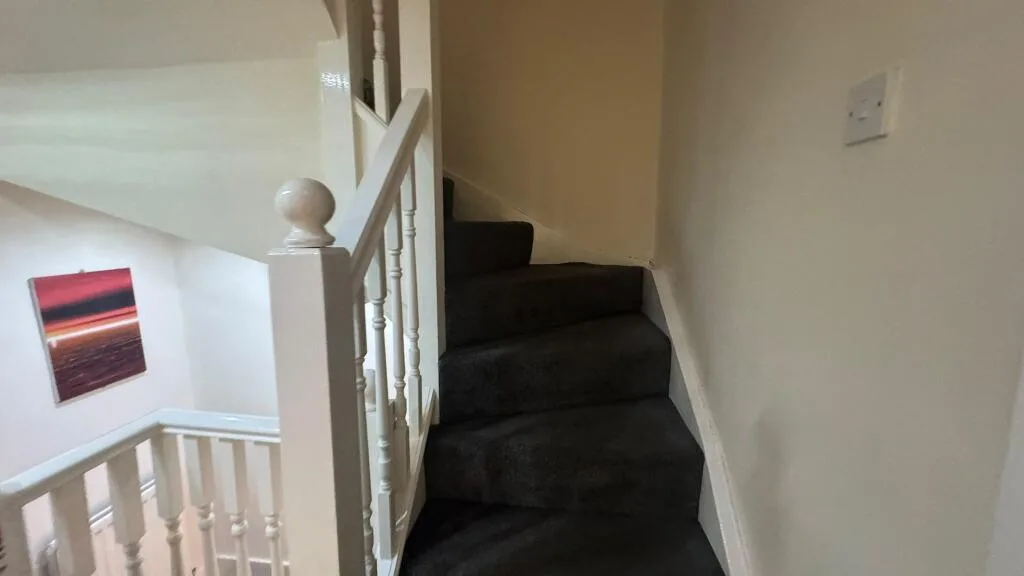 6 bedroom maisonette for rent