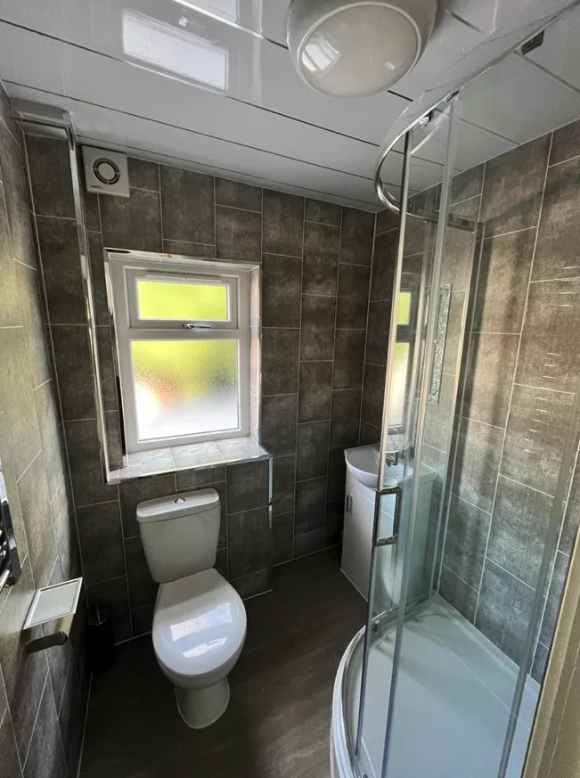 5 bedroom terraced house for rent