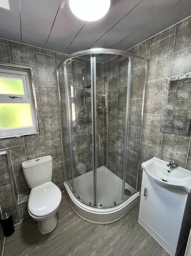 5 bedroom terraced house for rent