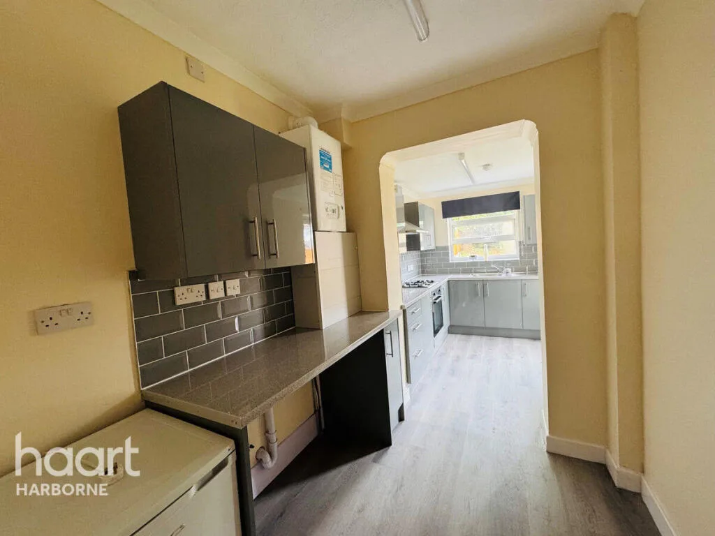 3 bedroom semi-detached house for rent