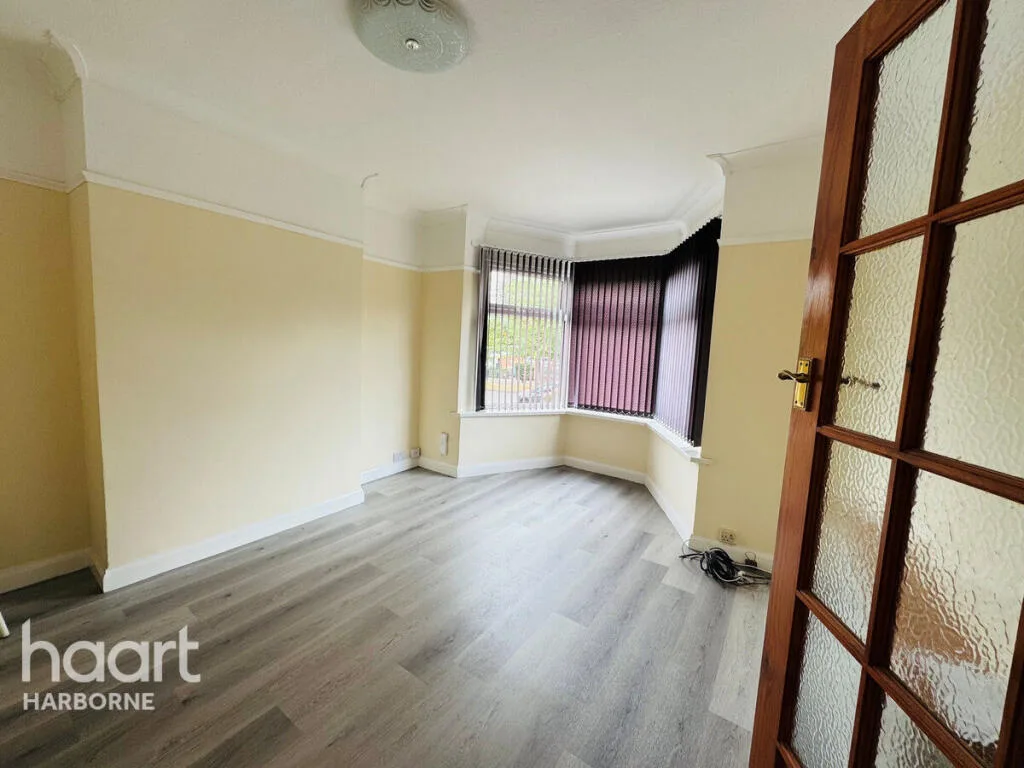 3 bedroom semi-detached house for rent