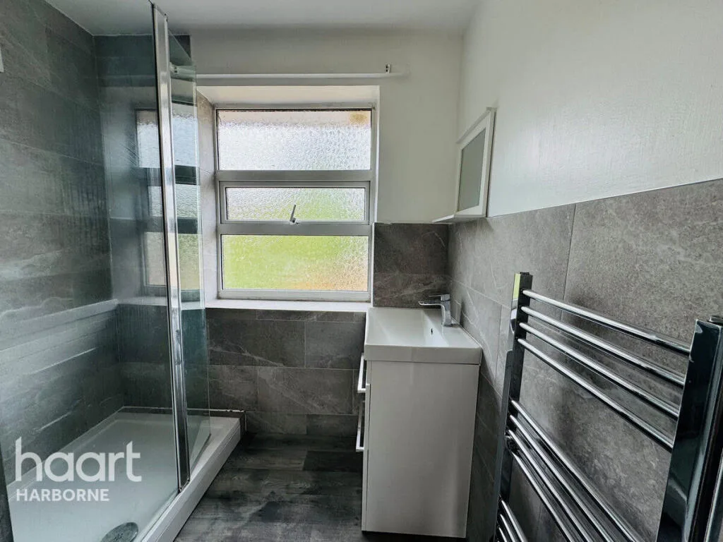 3 bedroom semi-detached house for rent