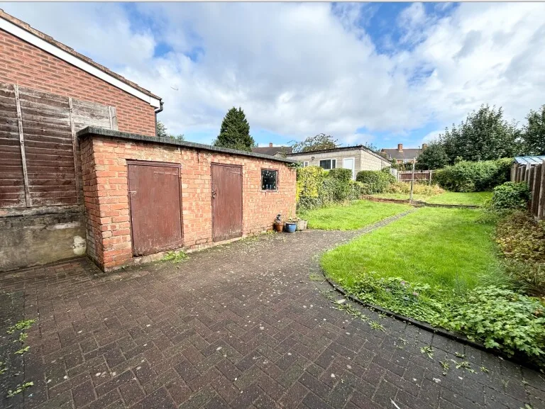3 bedroom semi-detached house for rent