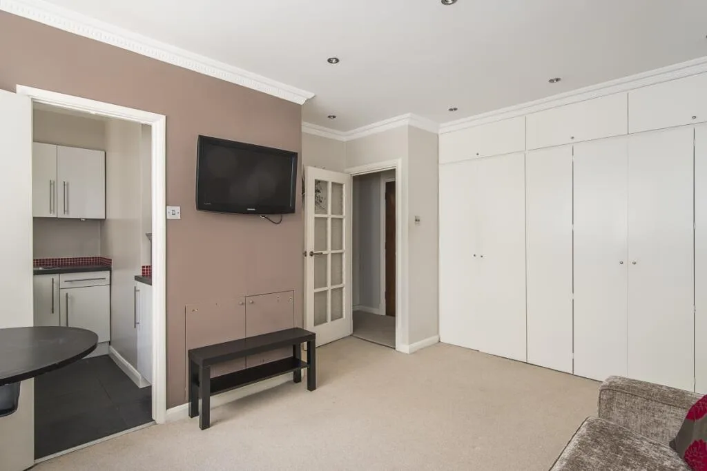 Studio flat for rent