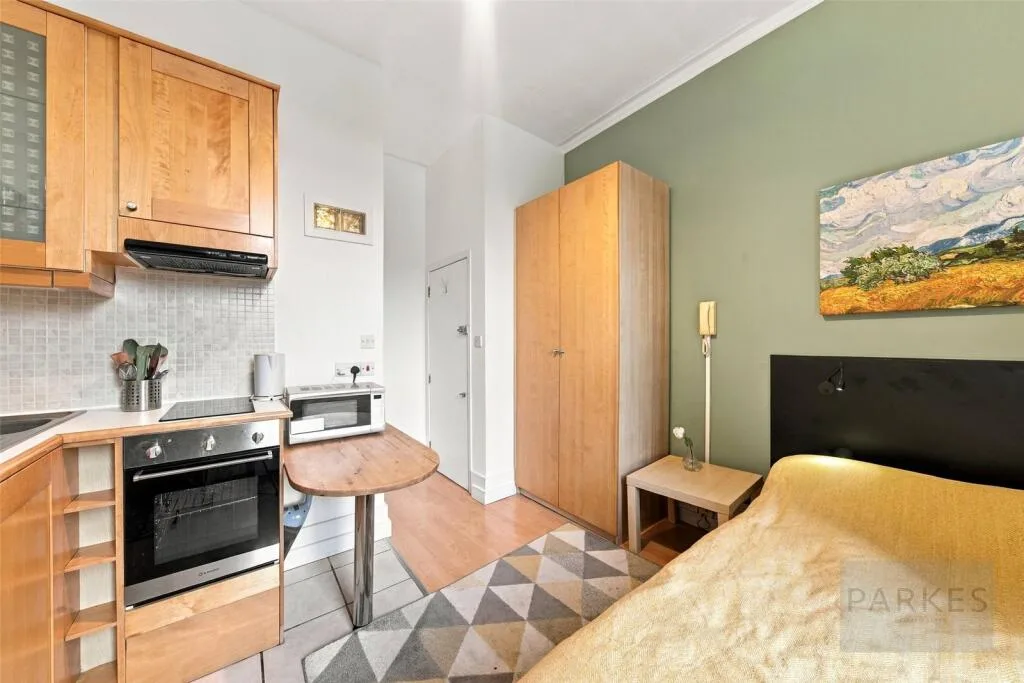 Studio apartment for rent
