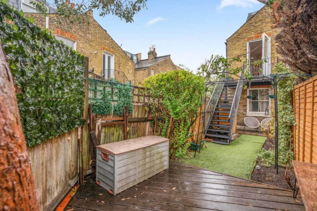 3 bedroom flat for rent