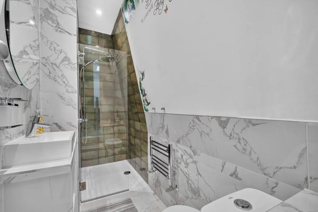 3 bedroom flat for rent