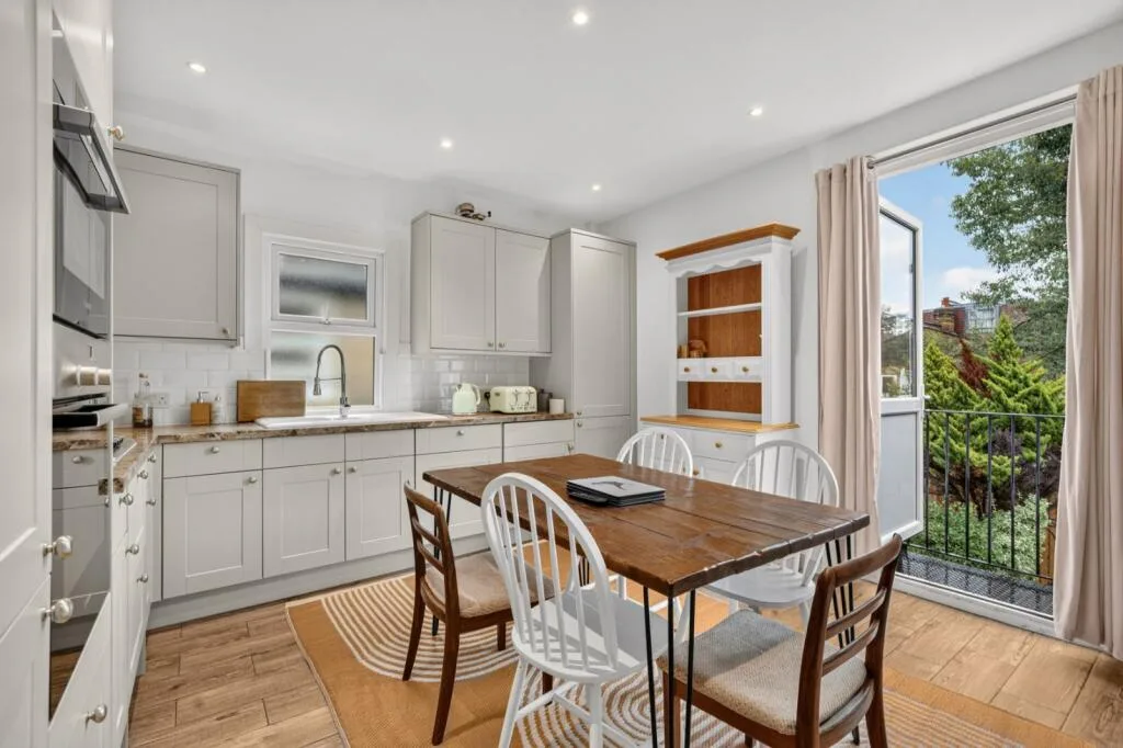 3 bedroom flat for rent