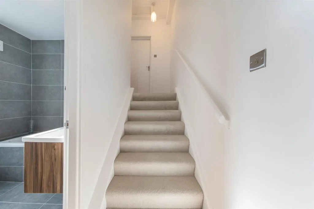 2 bedroom house for rent