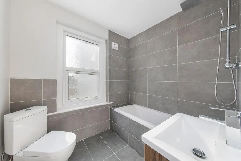 2 bedroom house for rent