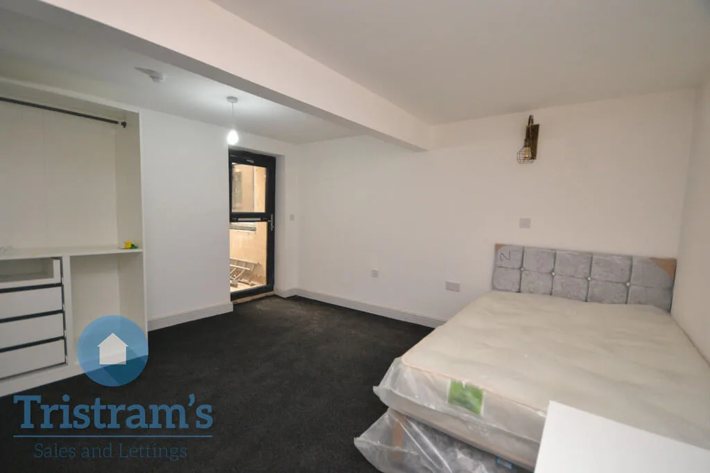 Studio flat for rent
