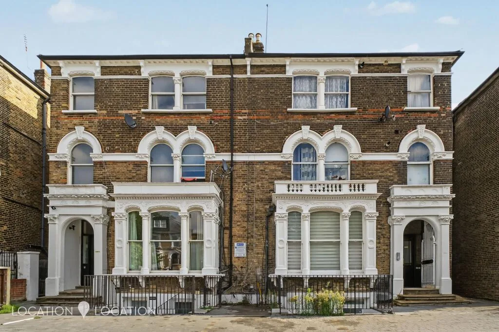 1 bedroom maisonette for rent