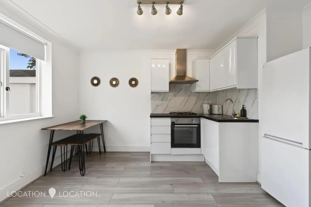 1 bedroom maisonette for rent