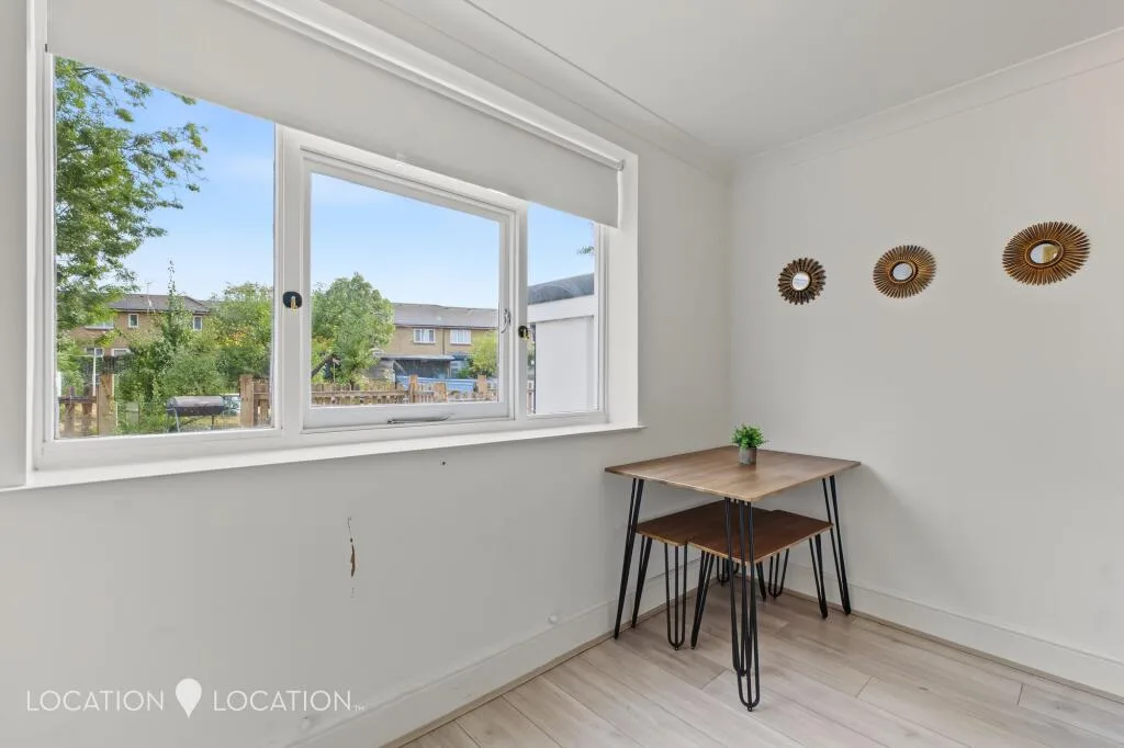 1 bedroom maisonette for rent