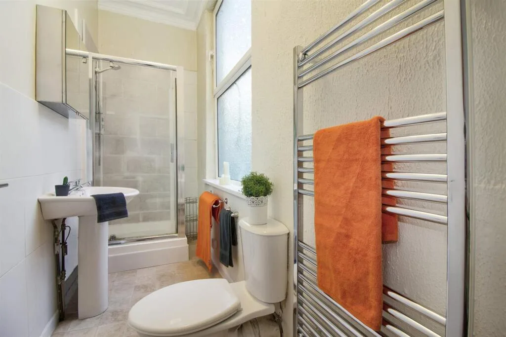 4 bedroom flat for rent