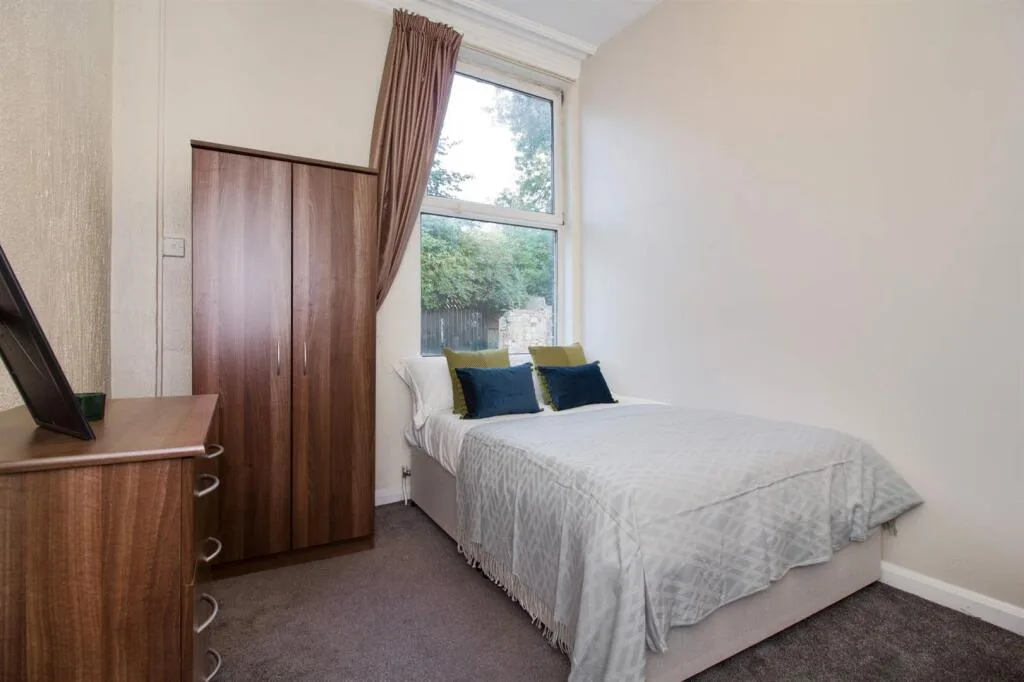 4 bedroom flat for rent