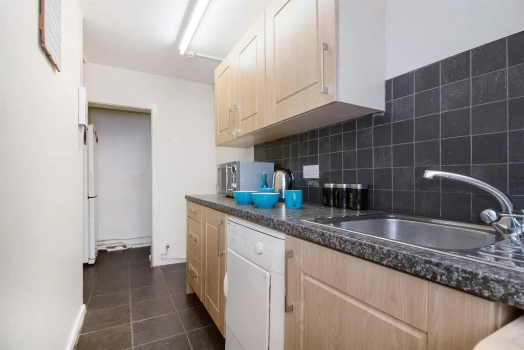 4 bedroom flat for rent