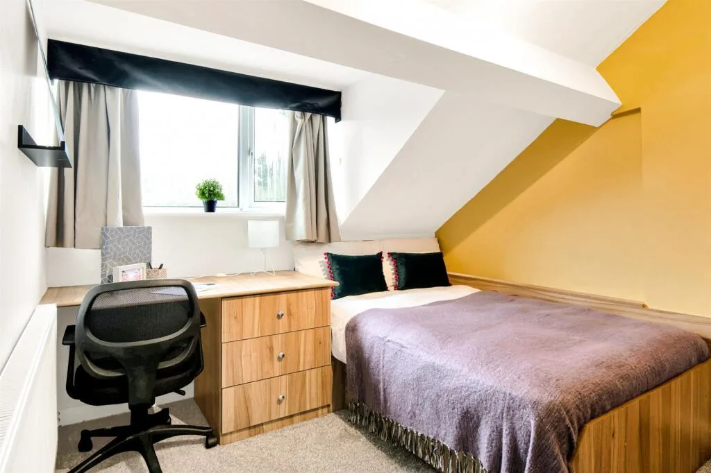4 bedroom flat for rent