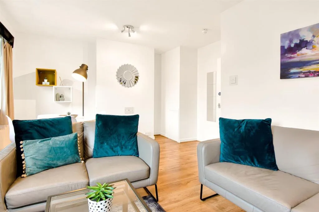 4 bedroom flat for rent