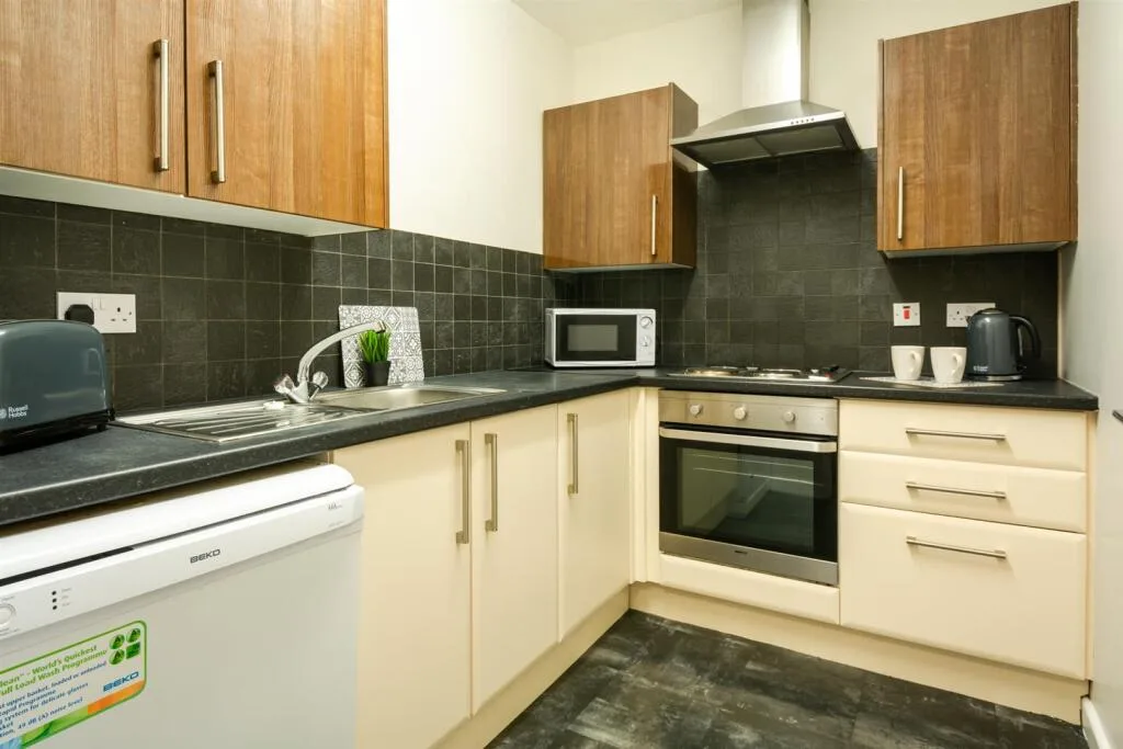 4 bedroom flat for rent
