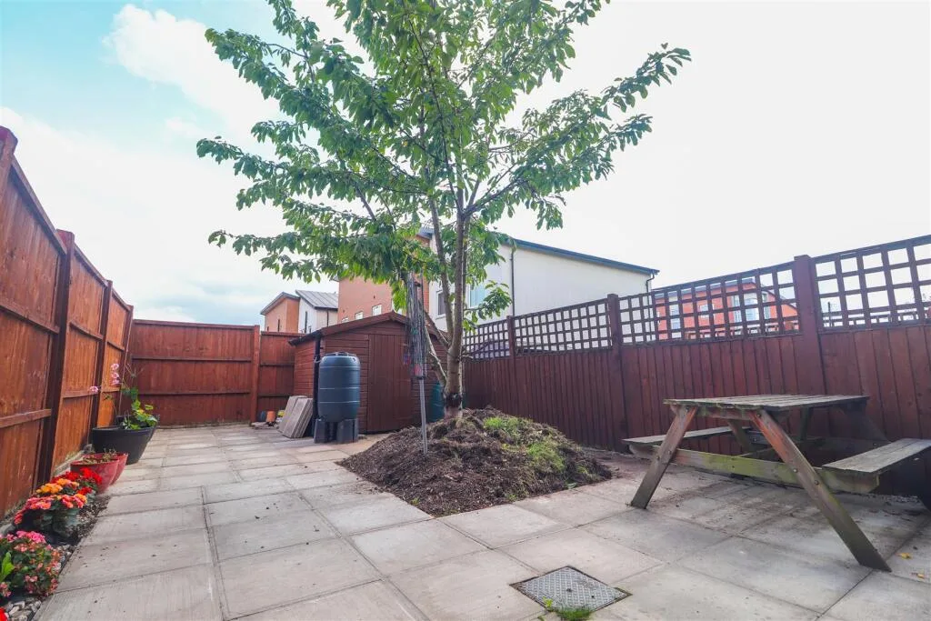 2 bedroom semi-detached house for rent