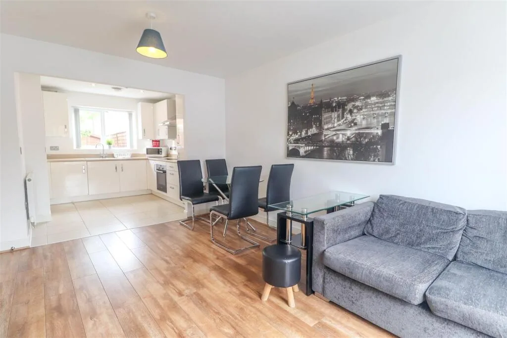 2 bedroom semi-detached house for rent