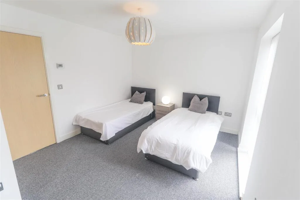 2 bedroom semi-detached house for rent