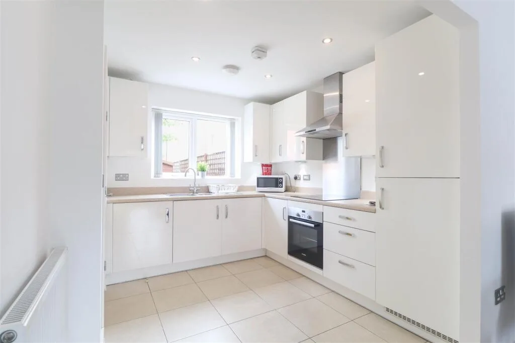 2 bedroom semi-detached house for rent