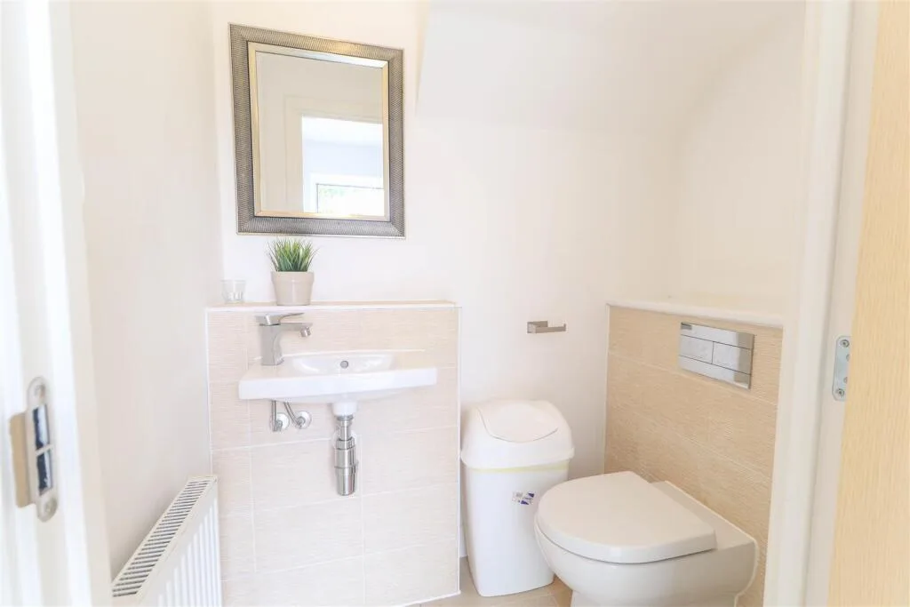 2 bedroom semi-detached house for rent