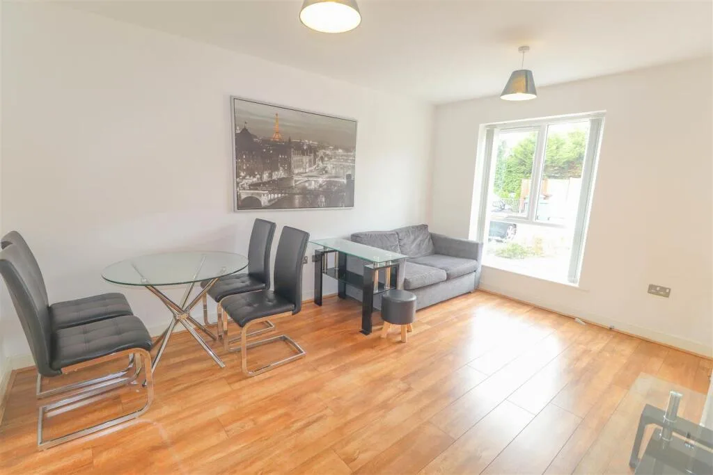 2 bedroom semi-detached house for rent