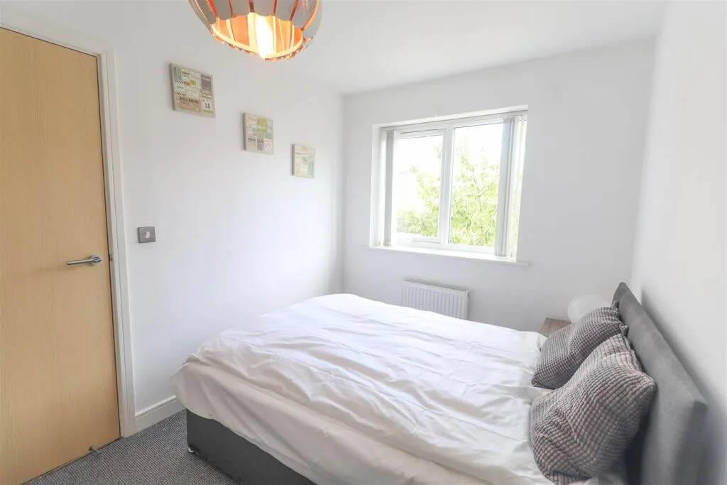 2 bedroom semi-detached house for rent