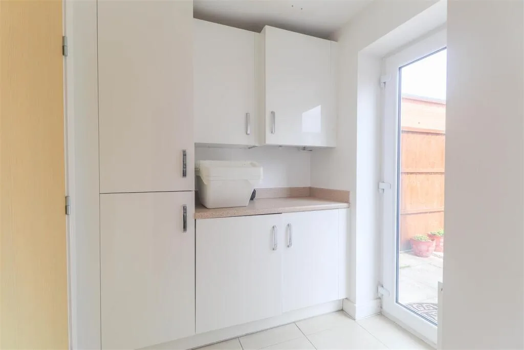 2 bedroom semi-detached house for rent