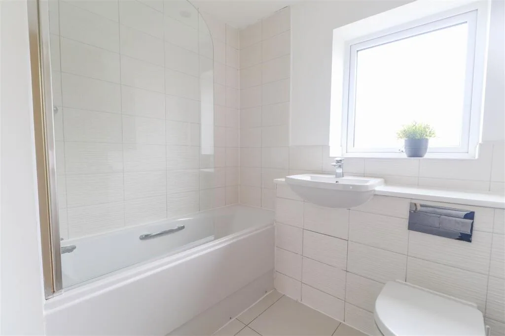 2 bedroom semi-detached house for rent