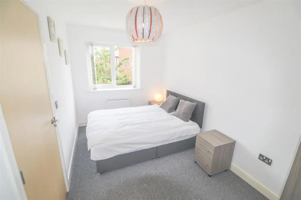 2 bedroom semi-detached house for rent
