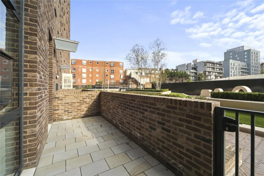 2 bedroom town house for rent
