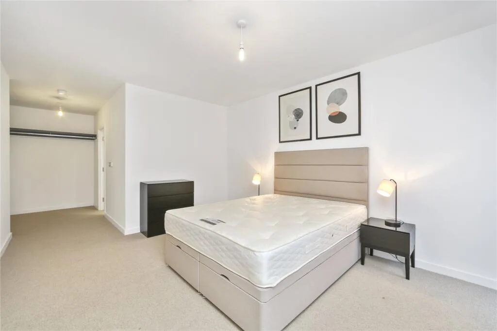 2 bedroom town house for rent