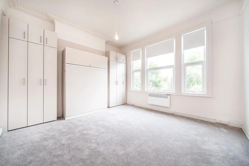 Studio flat for rent