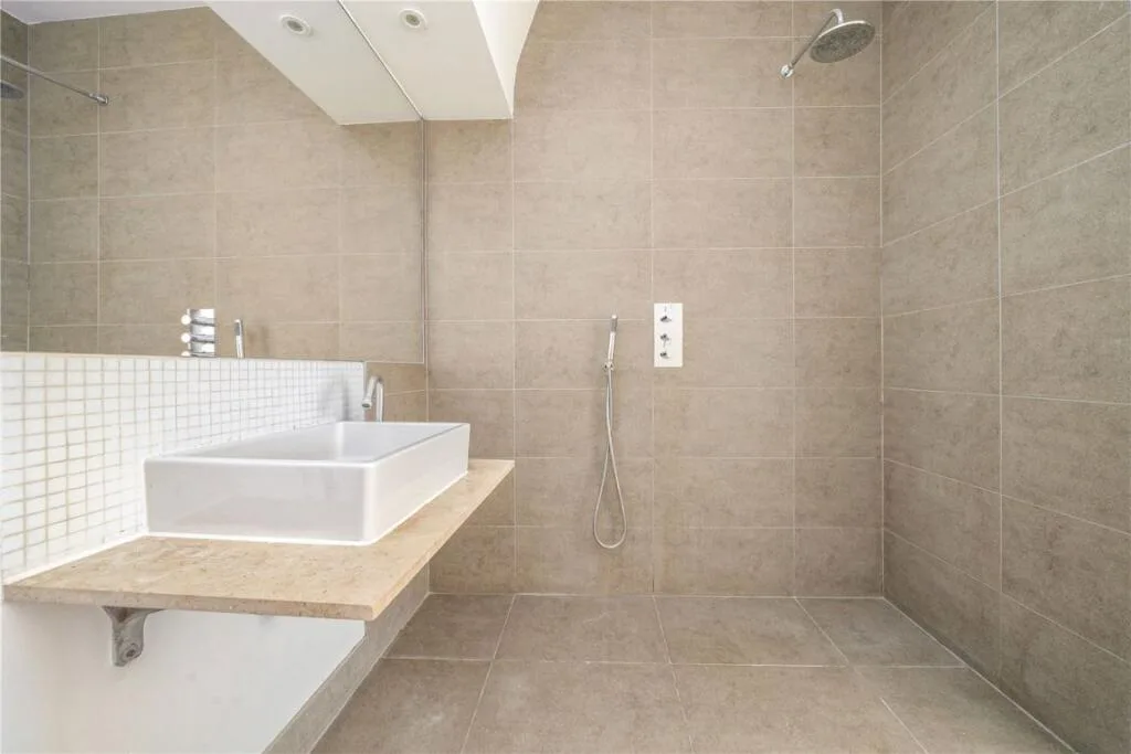 2 bedroom house for rent