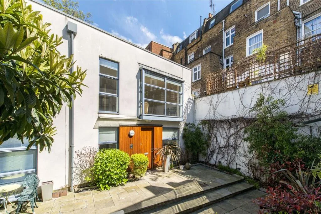 2 bedroom house for rent