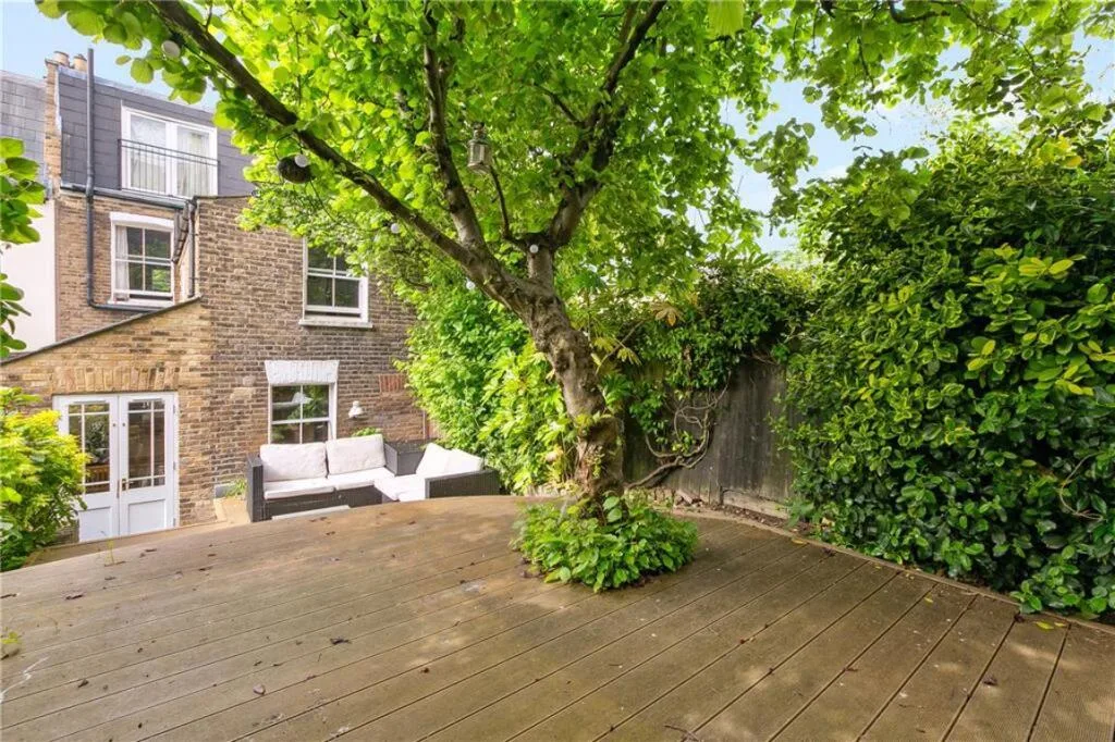4 bedroom terraced house for rent